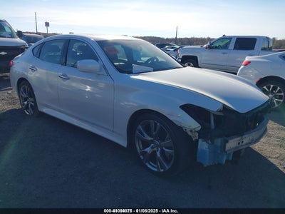 INFINITI M37 2011