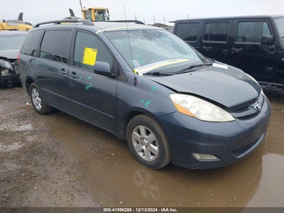 TOYOTA SIENNA 2009