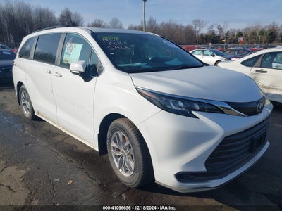 TOYOTA SIENNA 2024