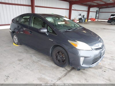 TOYOTA PRIUS 2015