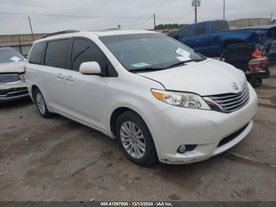 TOYOTA SIENNA 2015