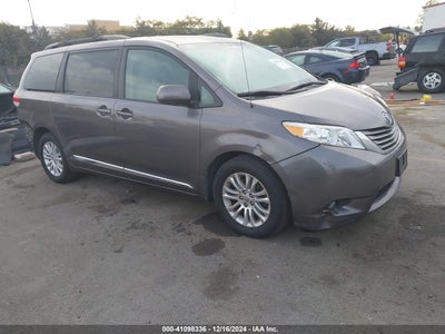 TOYOTA SIENNA 2012