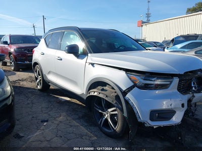 VOLVO XC40 2020