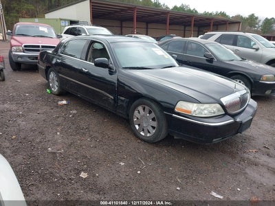 LINCOLN TOWN CAR 2003