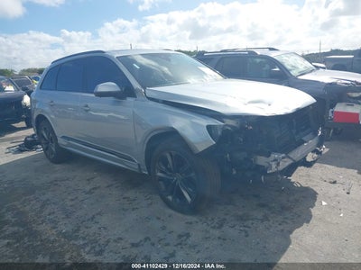 AUDI Q7 2025