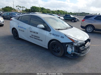 TOYOTA PRIUS 2021