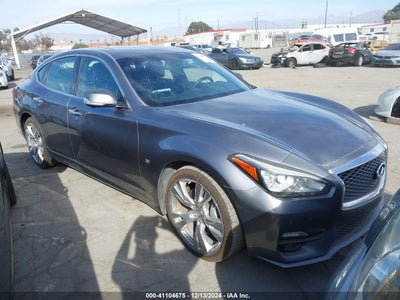 INFINITI Q70 2015
