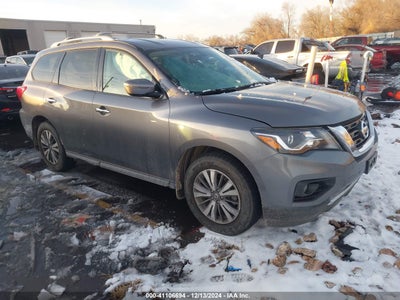 NISSAN PATHFINDER 2017