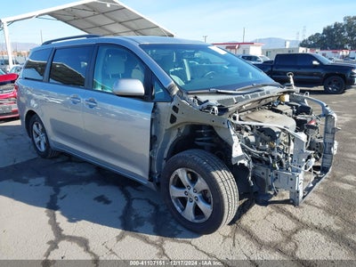 TOYOTA SIENNA 2015