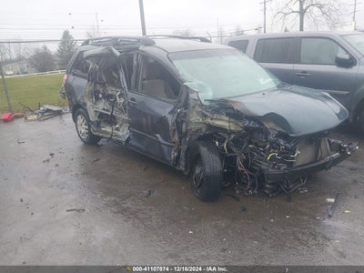 TOYOTA SIENNA 2010