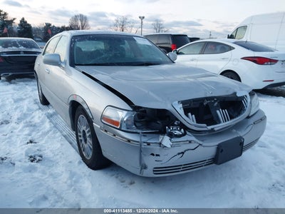 LINCOLN TOWN CAR 2009