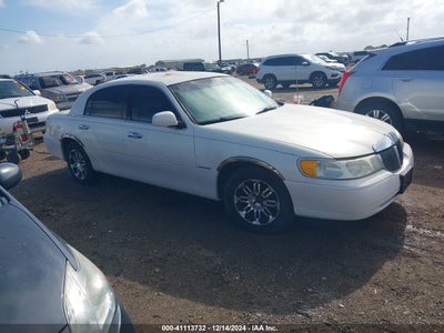 LINCOLN TOWN CAR 2000