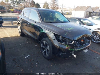 VOLVO XC40 2024