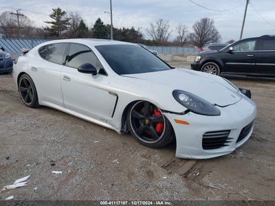 PORSCHE PANAMERA 2016