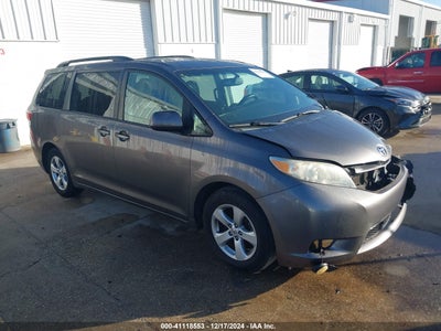TOYOTA SIENNA 2015