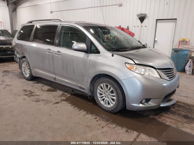 TOYOTA SIENNA 2014