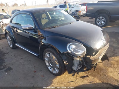 VOLKSWAGEN BEETLE 2013