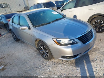 CHRYSLER 200 2013