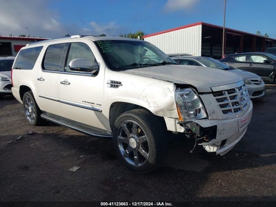 CADILLAC ESCALADE ESV 2011