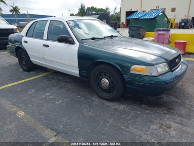 FORD CROWN VICTORIA 2010