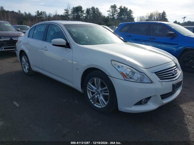 INFINITI Q40 2015