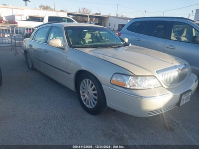LINCOLN TOWN CAR 2004