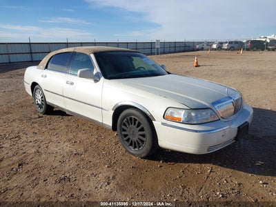 LINCOLN TOWN CAR 2003