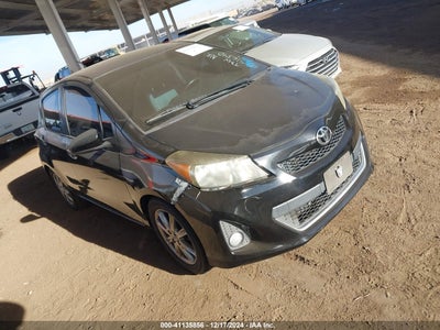 TOYOTA YARIS 2012