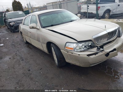 LINCOLN TOWN CAR 2005