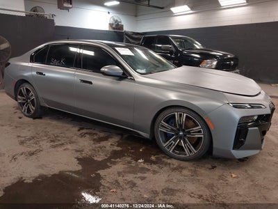 BMW 760 2023