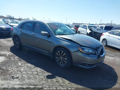 CHRYSLER 200 2013