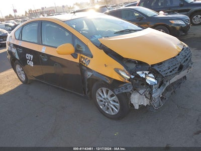 TOYOTA PRIUS PLUG-IN 2014
