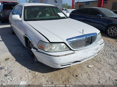 LINCOLN TOWN CAR 2008