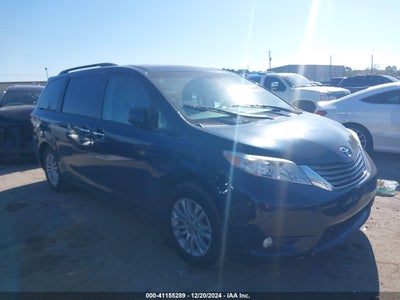 TOYOTA SIENNA 2011