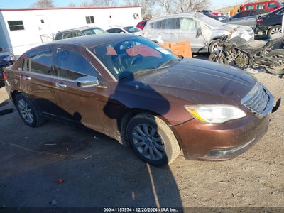 CHRYSLER 200 2013
