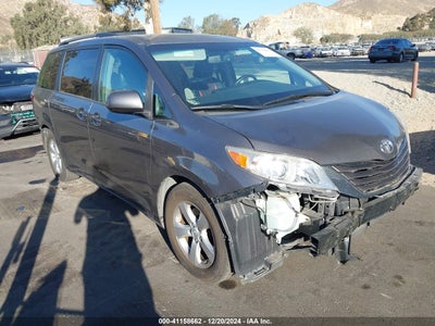 TOYOTA SIENNA 2017