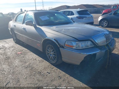 LINCOLN TOWN CAR 2003