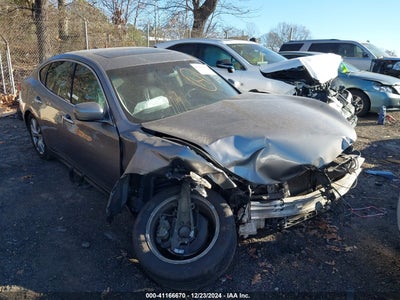 INFINITI M37 2013