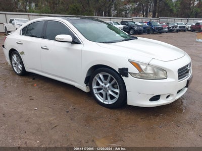 NISSAN MAXIMA 2010
