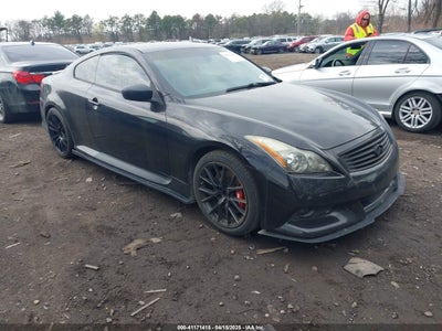 INFINITI G37 2011