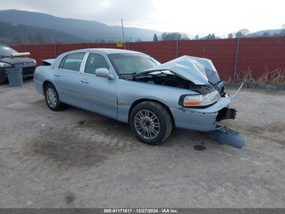LINCOLN TOWN CAR 2010