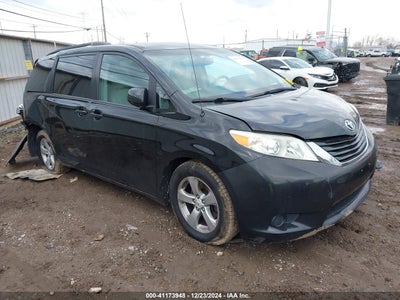 TOYOTA SIENNA 2011
