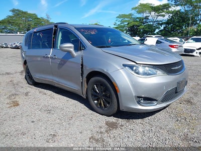 CHRYSLER PACIFICA 2017