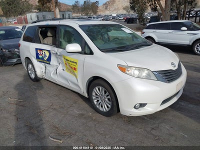 TOYOTA SIENNA 2015