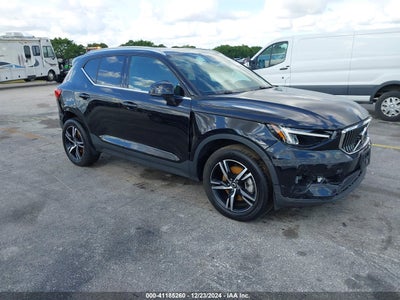 VOLVO XC40 2024