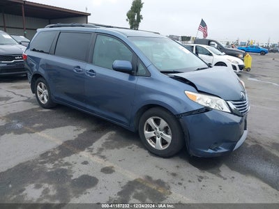 TOYOTA SIENNA 2017