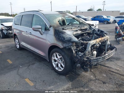 CHRYSLER PACIFICA 2017