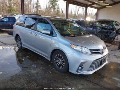 TOYOTA SIENNA 2019