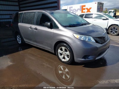 TOYOTA SIENNA 2016