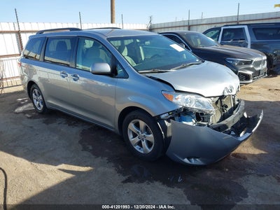 TOYOTA SIENNA 2015